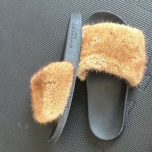 Givenchy  Men’s / Woman’s Brown Dyed Mink Fur Slide